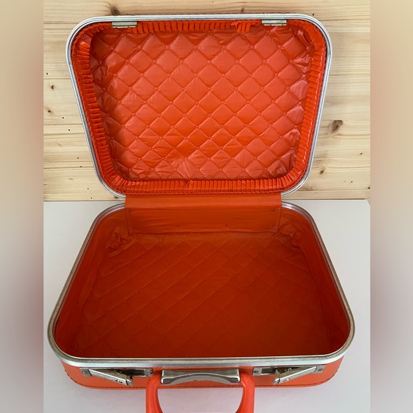 Vintage Retro Mod Orange Vinyl Suitcase Mid Century Travel Luggage 60s 70s Vibe - Picture 5 of 15